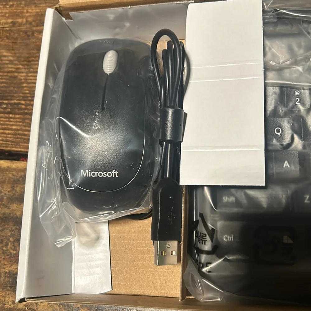 NIB Microsoft Keyboard & Mouse Combo